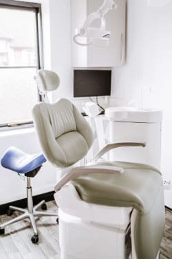 Geans Clinic - Dentist Chair