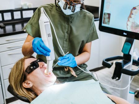Geans Clinic - Patient Plans Teeth Inspection